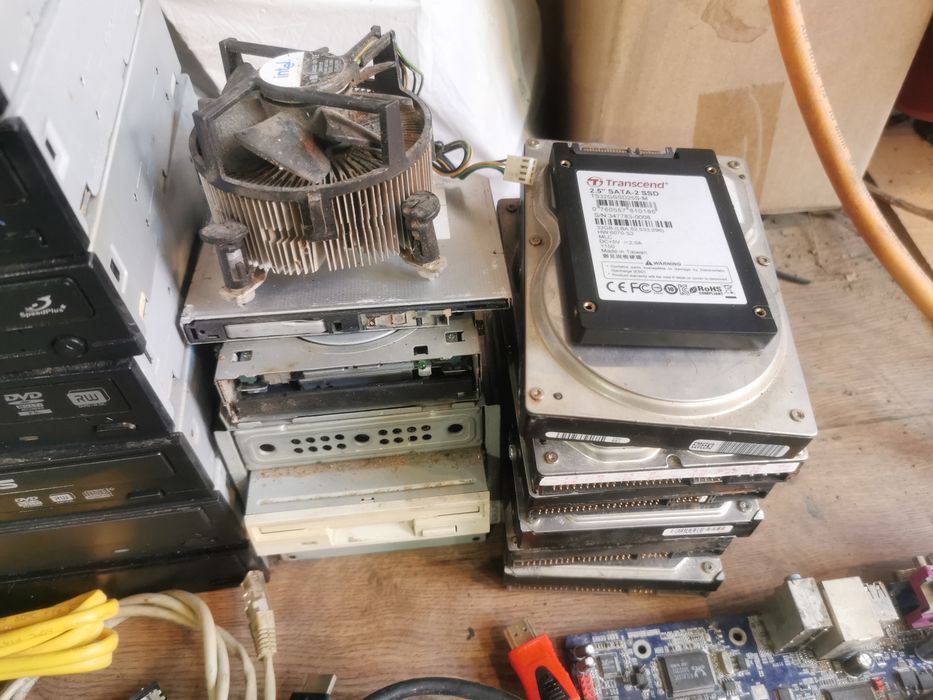 Placa de baza si surse, dvd, cablu, hdd