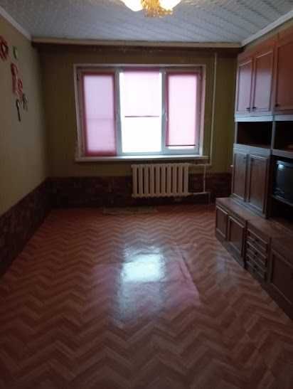 Продаётся 3-х комнатная квартира  улучшенной планировки на 9 мик-не