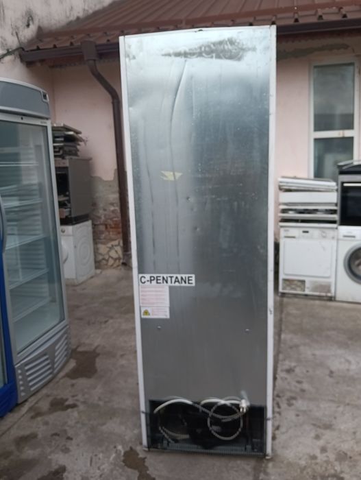 Огромна вертикална плюсова хладилна витрина 70 см широка с 12 месеца гаранция!