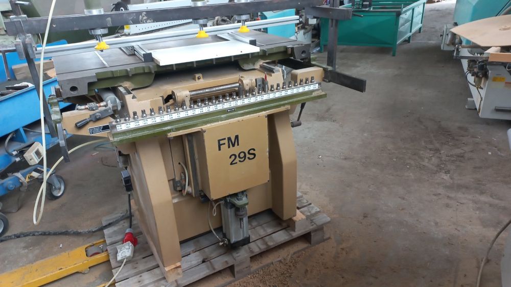 многошпинделна пробивна машина с 29 шпиндела-SCM