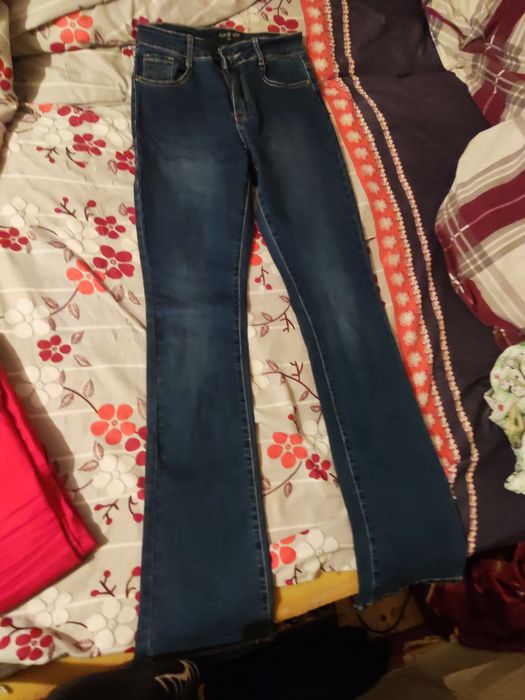 Продаются джинсы