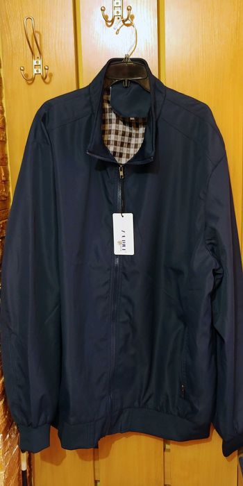 Продаю куртку ветровку