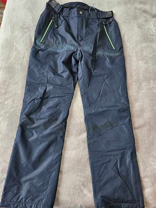 Ски панталон, тъмно син и черен.