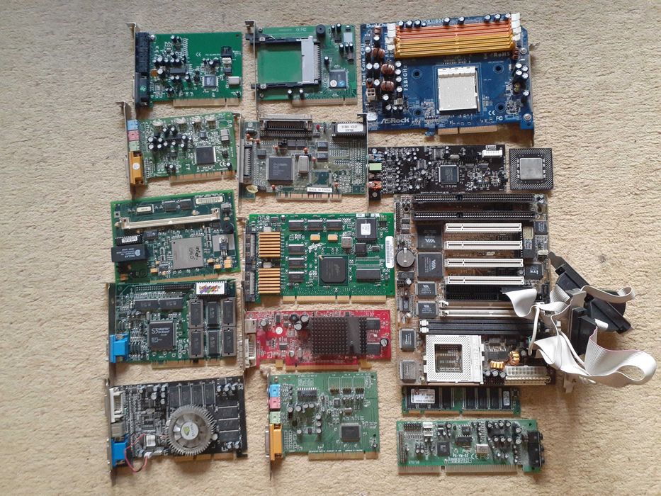 Дънно Сокет7 и д-р. PCI, ISA