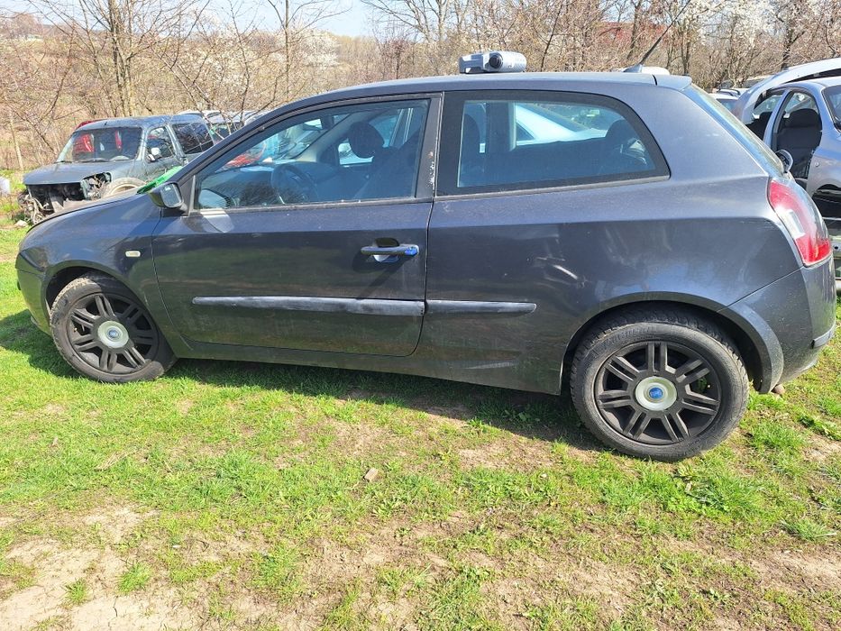 Dezmembrari Fiat Stilo Coupe 1.6 16v an 2005