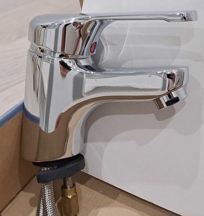 Смесител за мивка + сифон. Стоящ монтаж. Идеал Стандарт