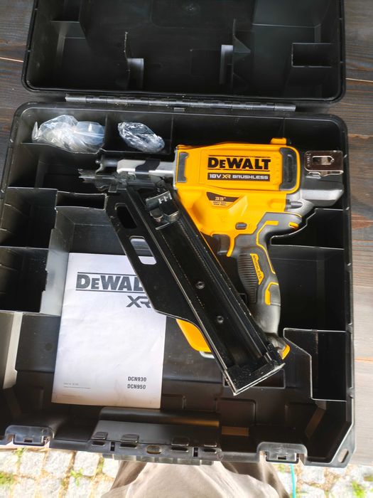 Такер Dewalt DCN 930