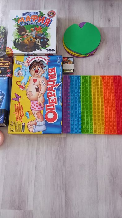 Продам  костюм,вещи,игрушки