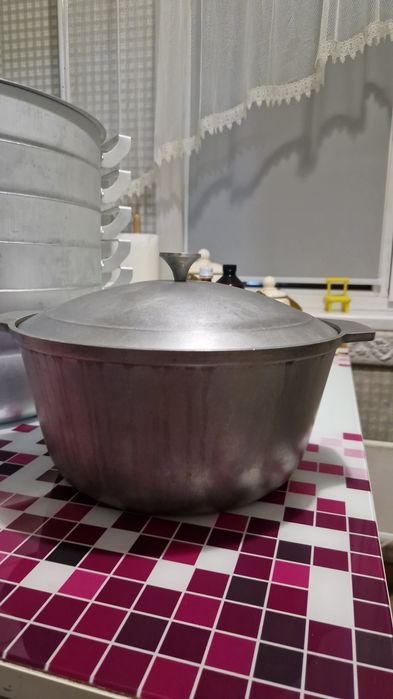 Продам чугунный казан