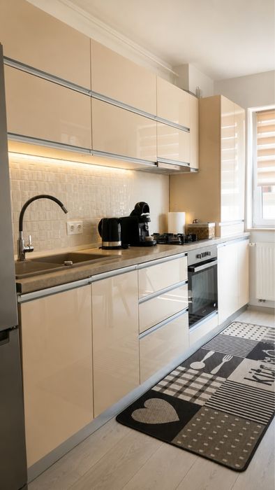 Apartament cu 3 camere zona Tractorul