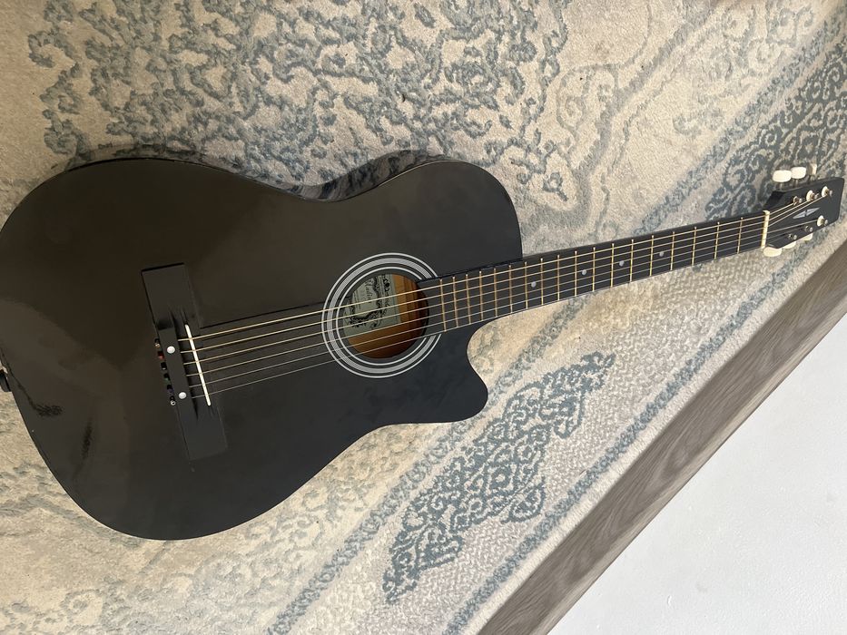 Гитара акустическая
