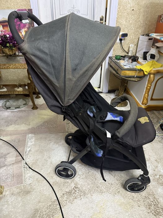 Продается :2 коляски, детская кровать без матраса, ходудок