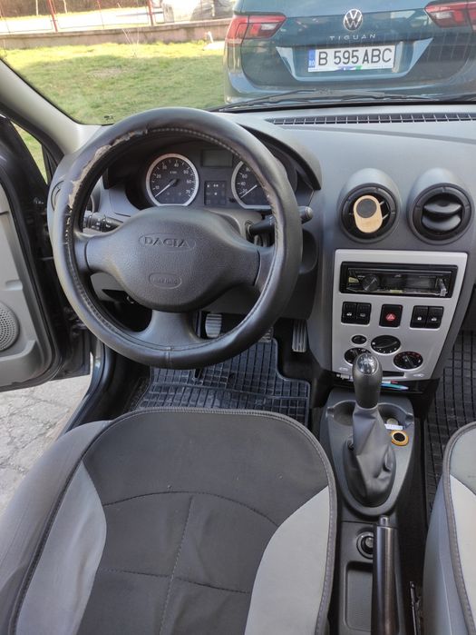 Vând Logan mcv 1.6 16v