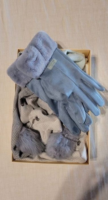 Set nou esarfa casmir si manusi cu blanita