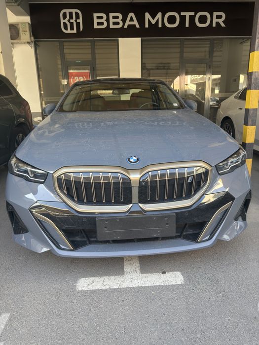 BMW i5 50L M Paket 2025 yil