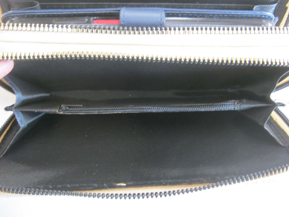 Дамски портмоне, Портфейл