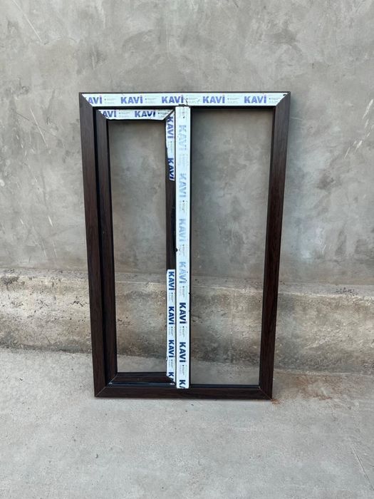 Пластик айна и темир есик