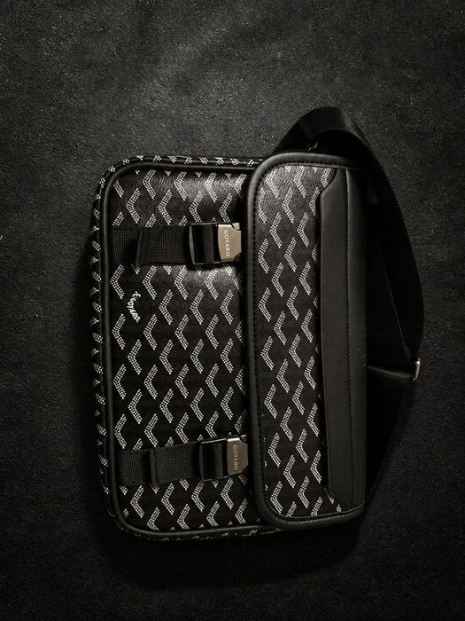 Барсетка GOYARD.