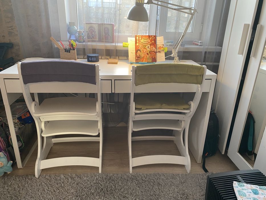 Продаю письменный стол серии Микке ИКЕА