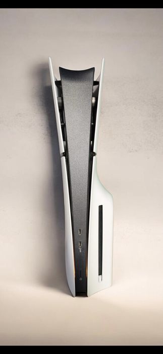 PS5 Slim 1TB + 2 геймпада.  Идеал