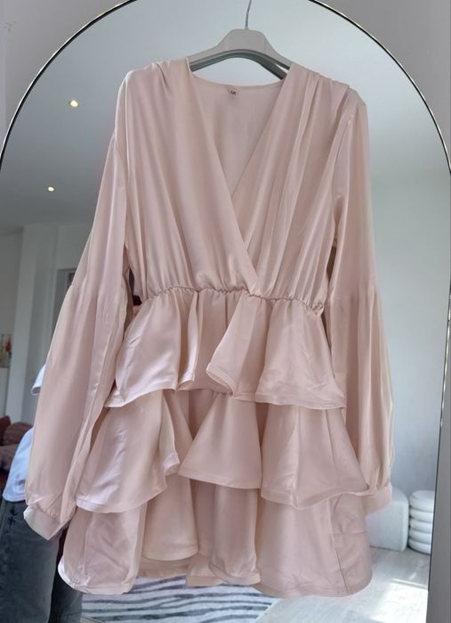 Бяло официално сако