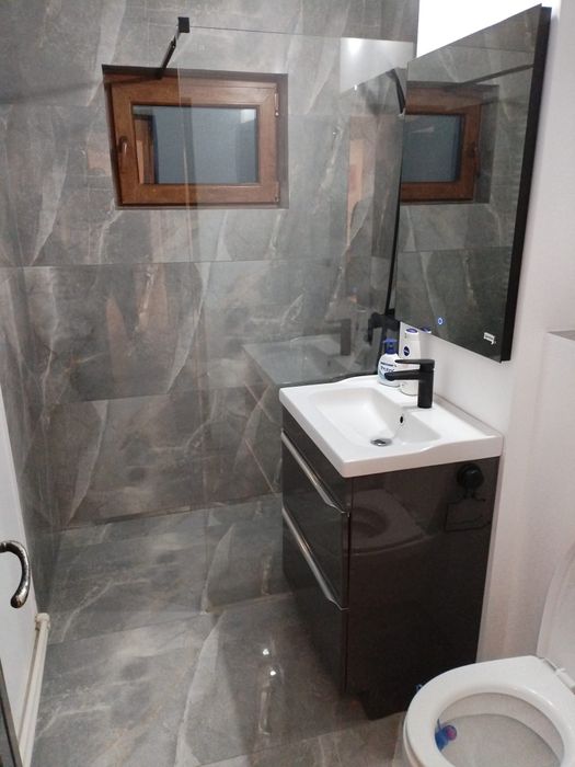 Inchiriez apartament