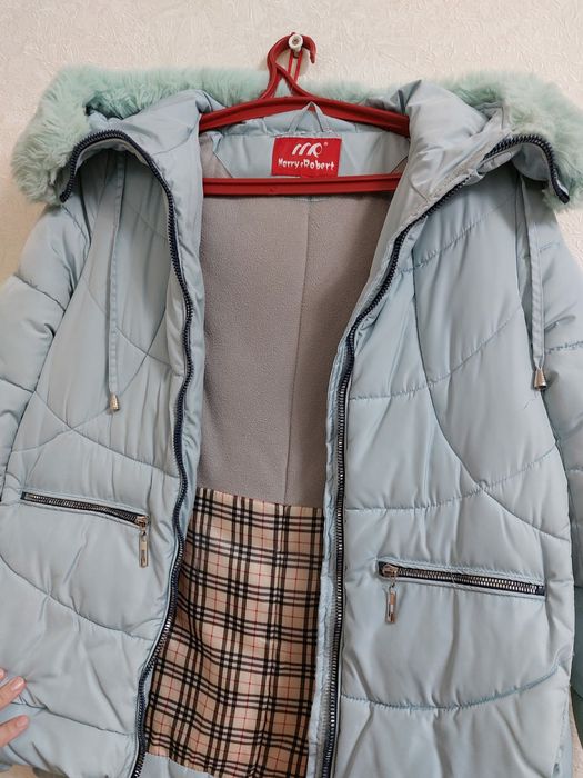 Продаётся зимняя куртка на девочку