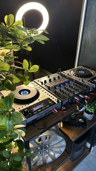 Продам Dj оборудования, Pioneer Cdj 850 2x и микшер Allen Heath 42
