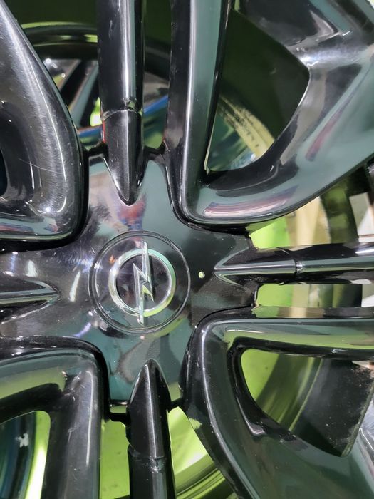 17 4x100 Opel лети джанти 4х10б 215/45/17
