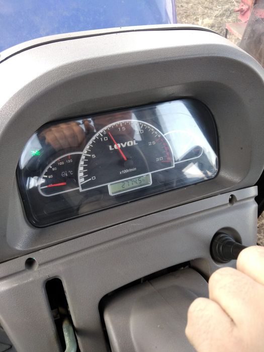 Продам трактор на полном ходу