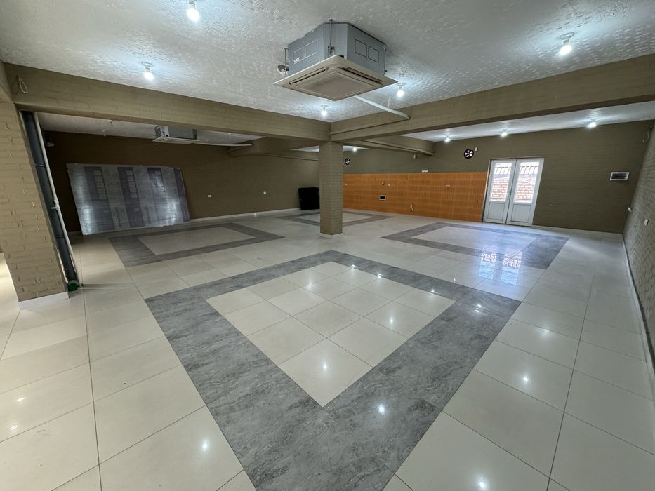 Аренда, нотурар 1- этаж 200-300 кв Дустлик метро