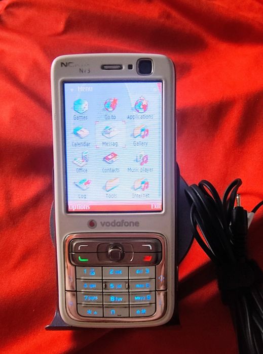 Nokia N73 cu accesorii originale ( liber de rețea)