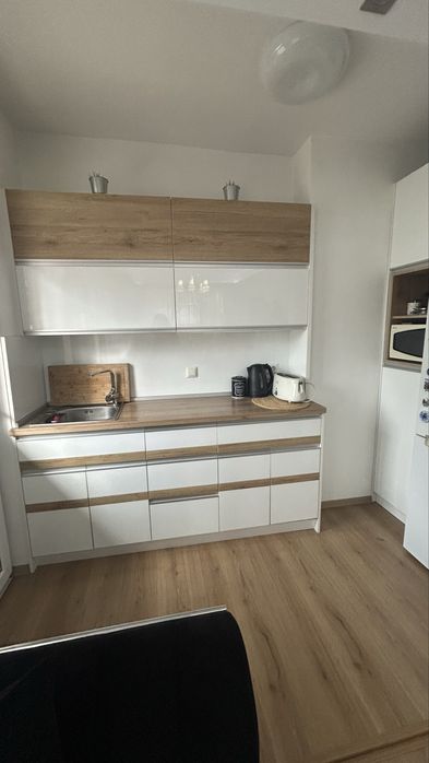 Продава се Четиристаен апартамент в Бургас, Център - 94 кв.м за 1438 €/кв.м - Снимка #2