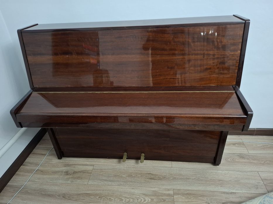 Продаётся пианино Рига