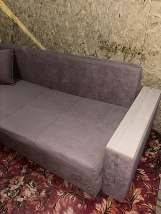 Диван,раздвижно почти новая