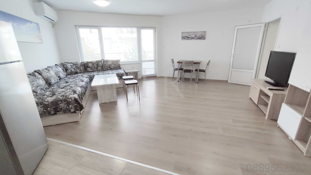 Дава се под наем Тристаен апартамент в Бургас, Лазур - 90 кв.м за 714 € - Снимка #1