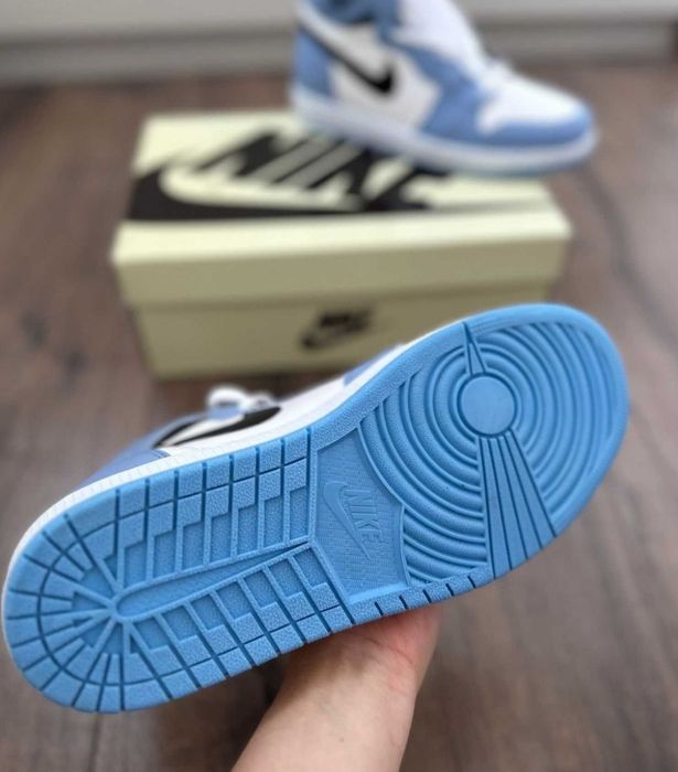 STOC LIMITATI!! Adidasi / Sneakers Air Jordan 1 High University Blue Albastru Marimi 36-44 Unisex