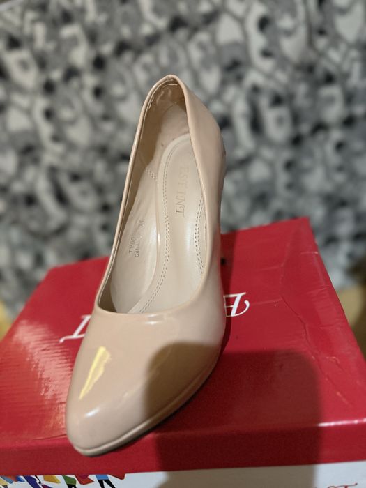 Pantofi cu platforma nude
