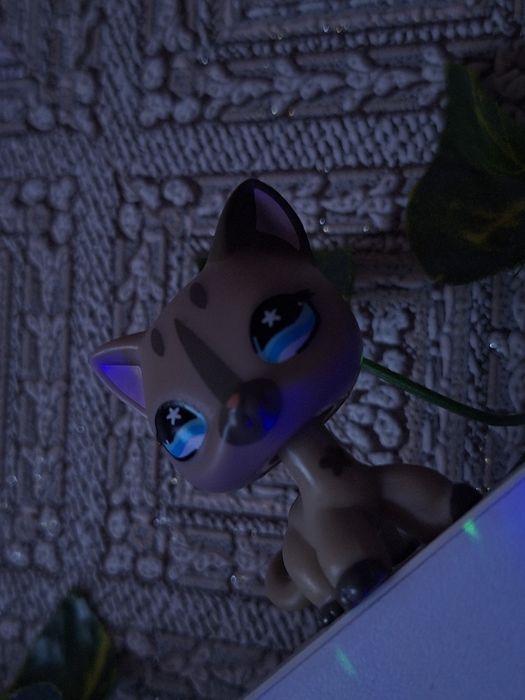 Продам LPS кошечку