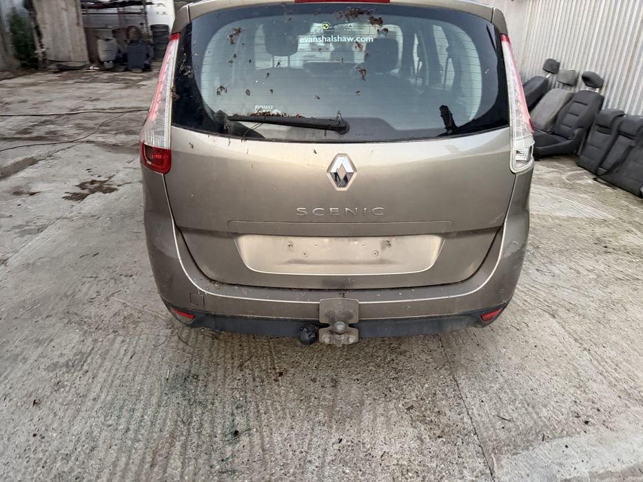 Bara fata capota motor renault scenic 1,6/16v  fab 2011 euro 5