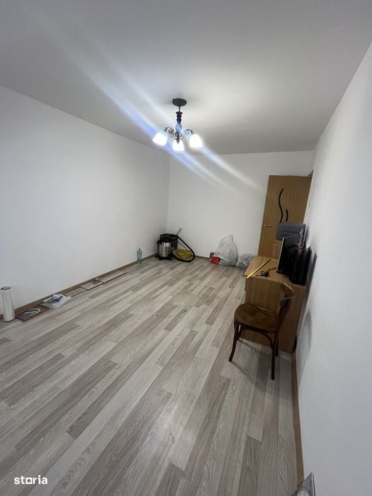 SF. LAZAR ap.3 camere, decomandat,et.1/4,liber,curat,60mp, OCAZIE!