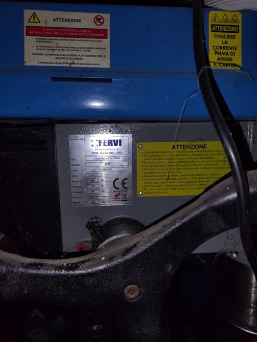 Vând bormașină cu coloana Fervi