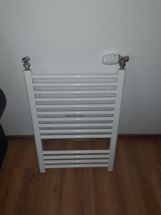 Calorifer cu robineți + instalație