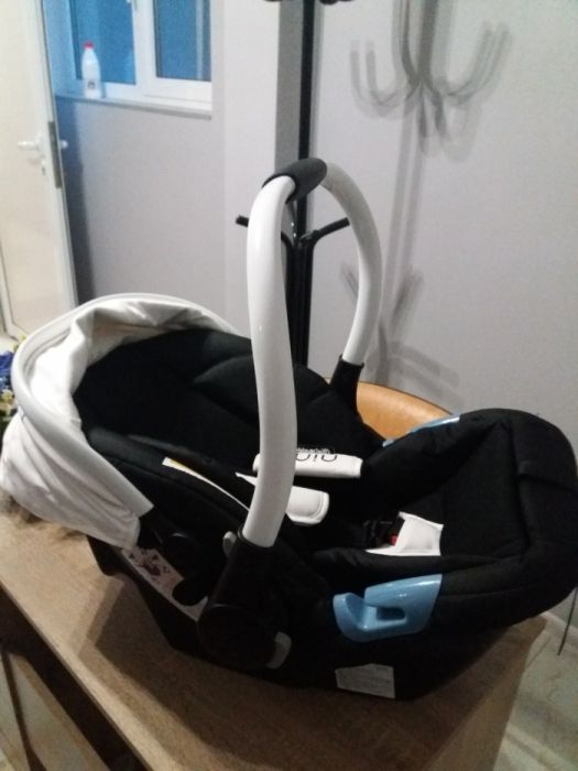 НОВО столче за кола