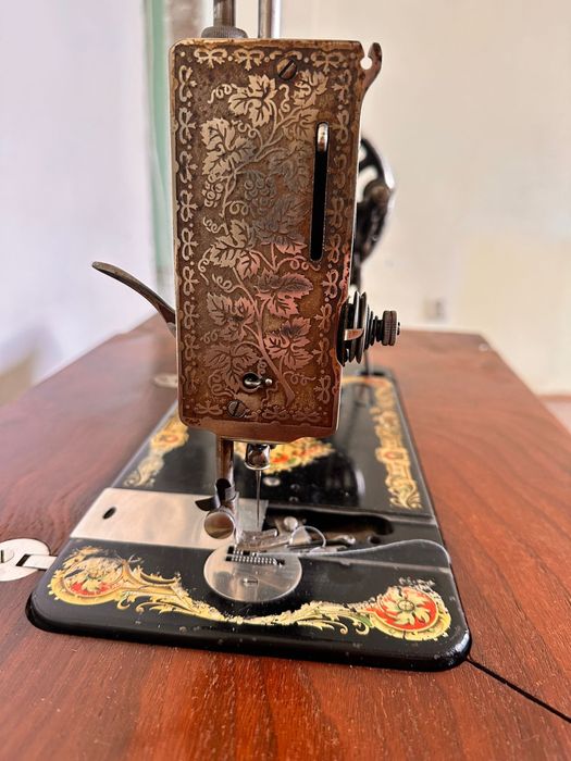 Masina de cusut SINGER