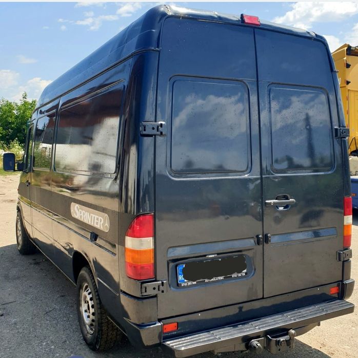 Mercedes sprinter 211 an fabricație 2000 5+1 locuri și marfa impecabil
