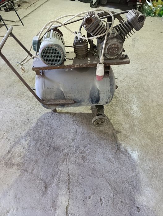 Продам компрессор