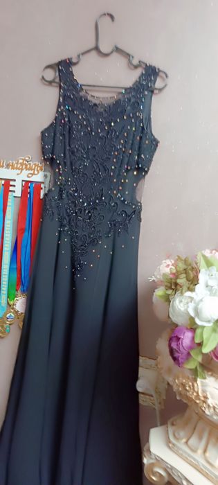 Продам шикарное платье