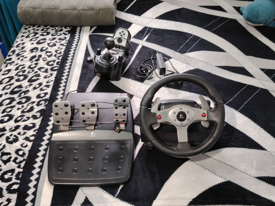 Volan Logitech G25