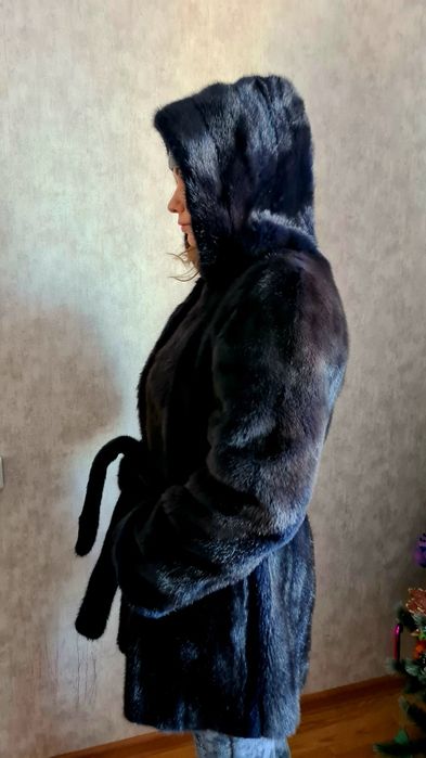 Продам норковую шубу